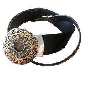 Chico’s Statement Belt Antique Gold Medallion Buckle/  Leather Adjustable M/L